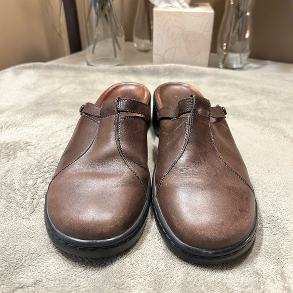 Clark’s Mules - Picture 3 of 6